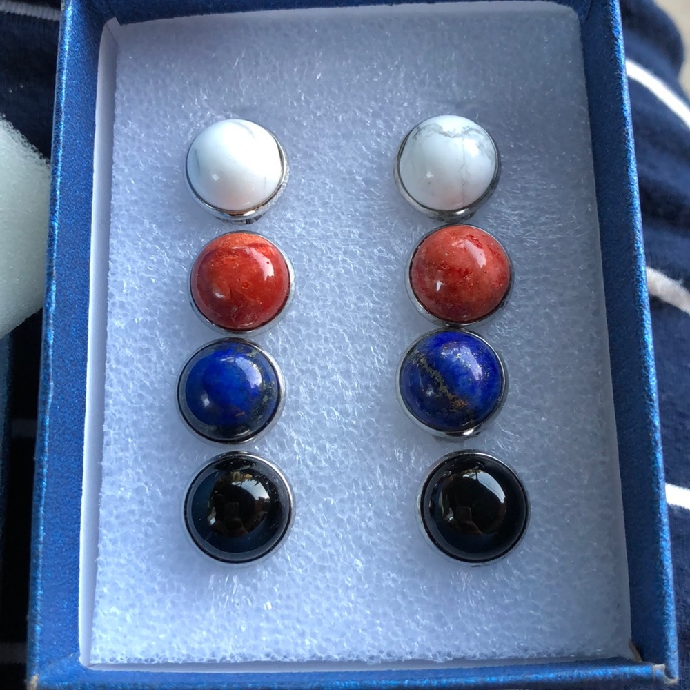 Box of 4 clip earrings
